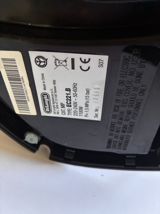 Ekspres kolbowy DeLonghi EC221.B