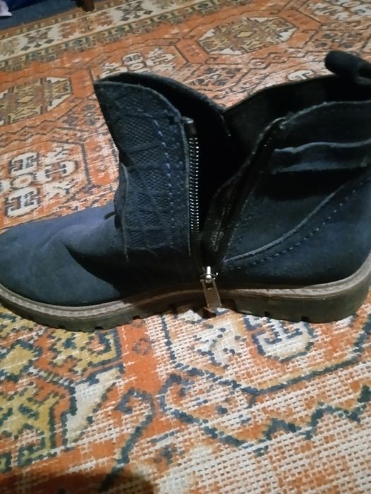 продам осінні сапоги