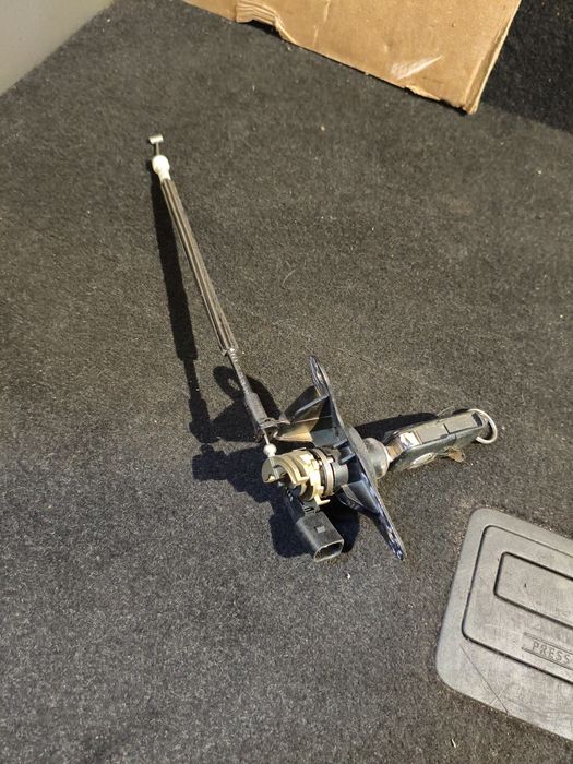 Wkładka kluczyk zamek klapy bagażnika mikrostyk VW Jetta 1T0.827.573