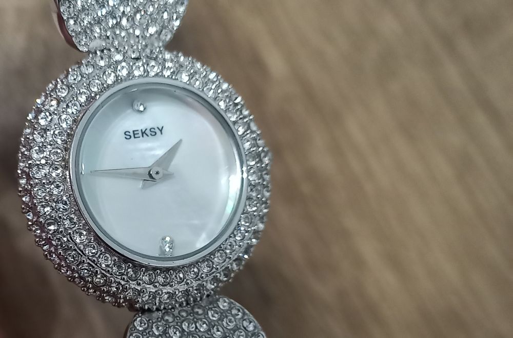 Seksy by Sekonda модель 4851 Жіночий наручний годинник з кристалами