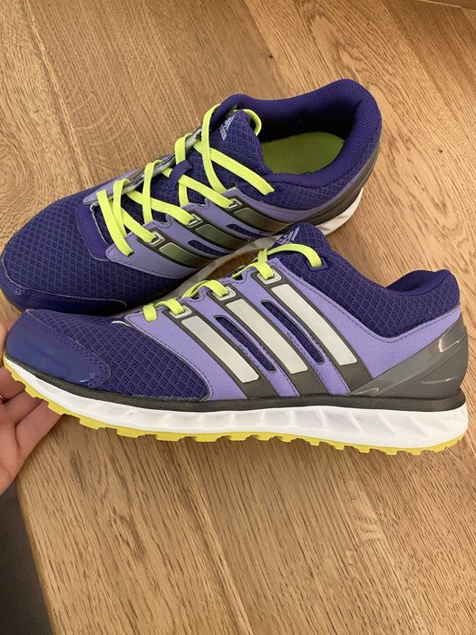 Adidas кросівки жіночі 40 розмір