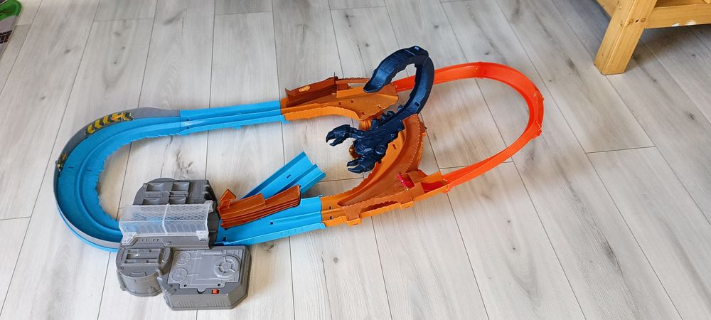 Tor hot wheels monster truck