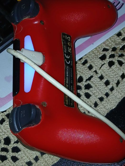 Vendo Game Pad para PC e PS4.
