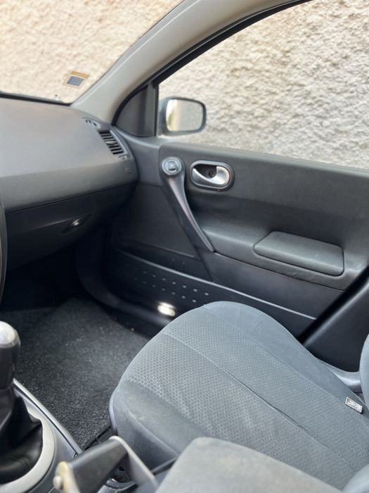 Reno megane 2.   2004