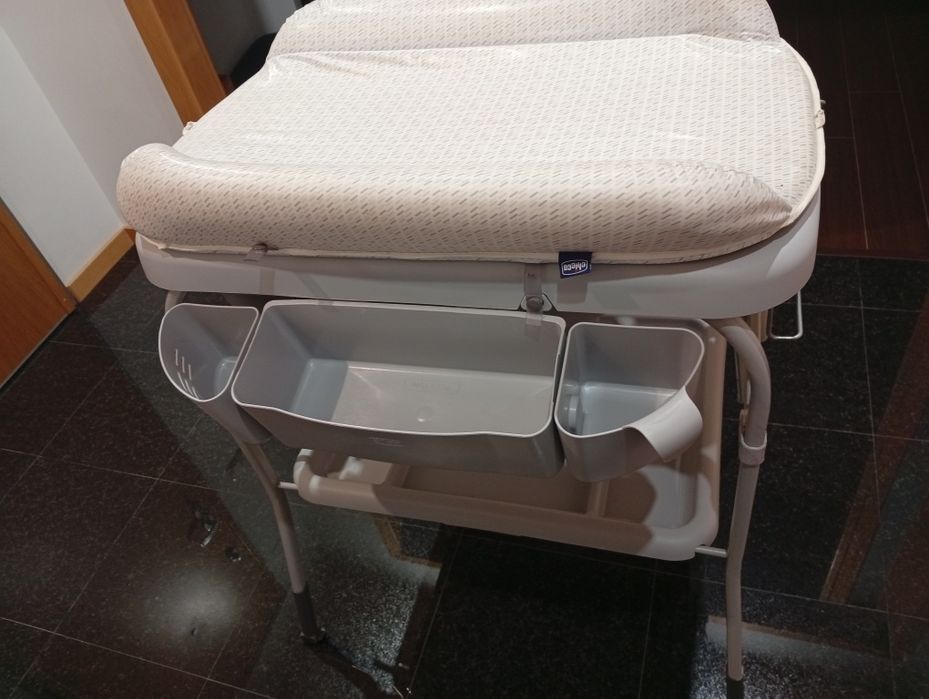 Chicco - Banheira muda-fraldas Cuddle & Bubble Stone