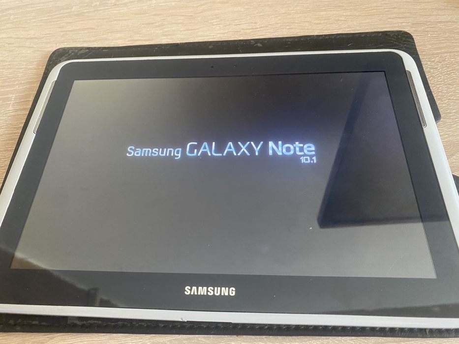 Tablet Samsung Galaxy Note 10.1 SIM GT-N8000 + Ładowarka