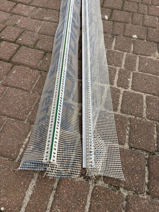 Listwa kapinos, Listwa okapo