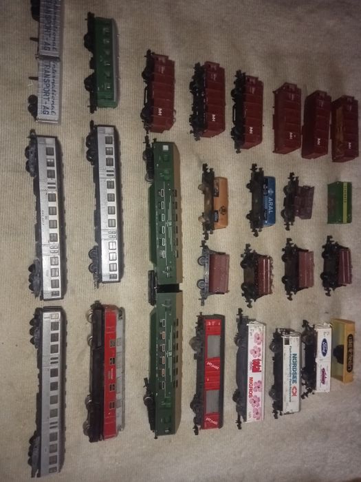 Kolejka elektryczna skala N Lokomotywa wagony tory zwrotnice łuki pros