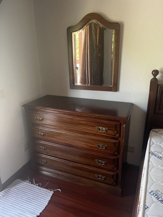 Quarto Vintage Anos 80 Madeira Maciça | Estilo D. Maria | Colchão 133x183 |