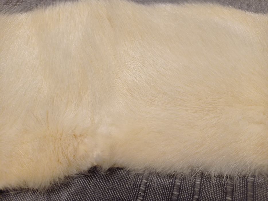 Воротнік хутро норка темно-коричневий і білий