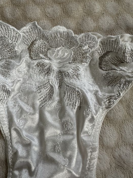 Majtki stringi damskie S