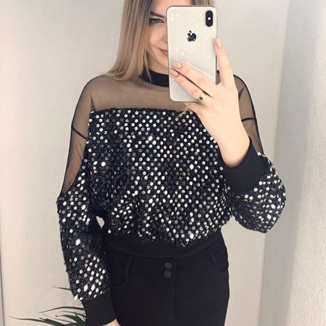 Блуза з паєтками