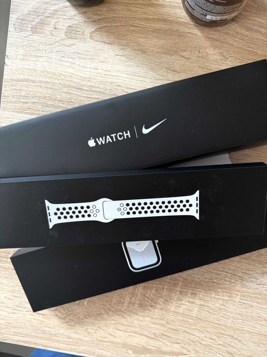Apple Watch Nike series 6 40mm silver aluminium