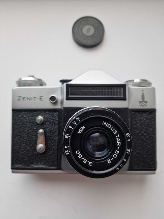 Фотоапарати плівкові Elicon та ZENIT-Е