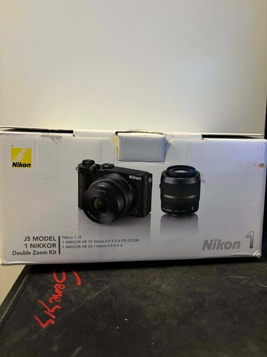 Aparat Nikon 1 J5 Double Zoom Kit