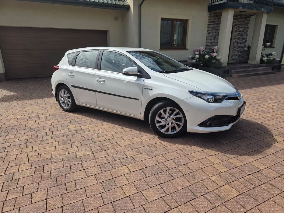 Toyota Auris Toyota Auris Premium + Comfort 2018 r. (rej. 2019 r.) hybryda, automat