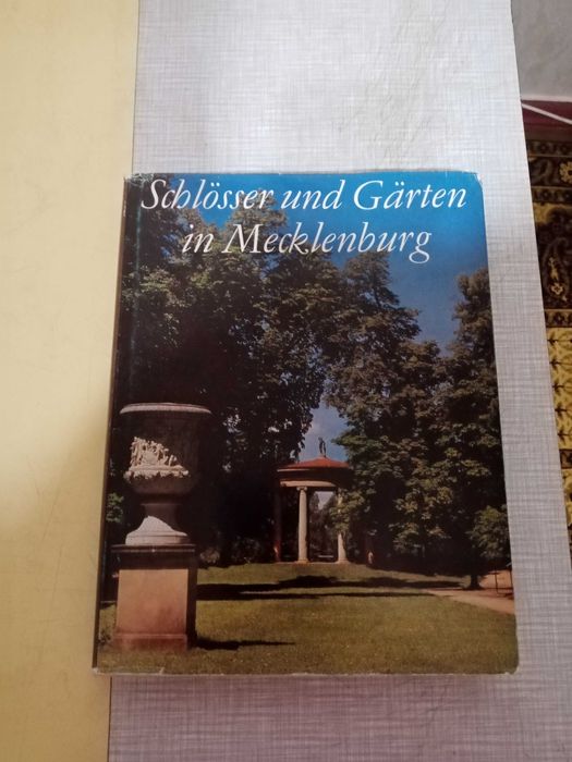 А. Адамяк. Дворцы и сады Мекленбурга