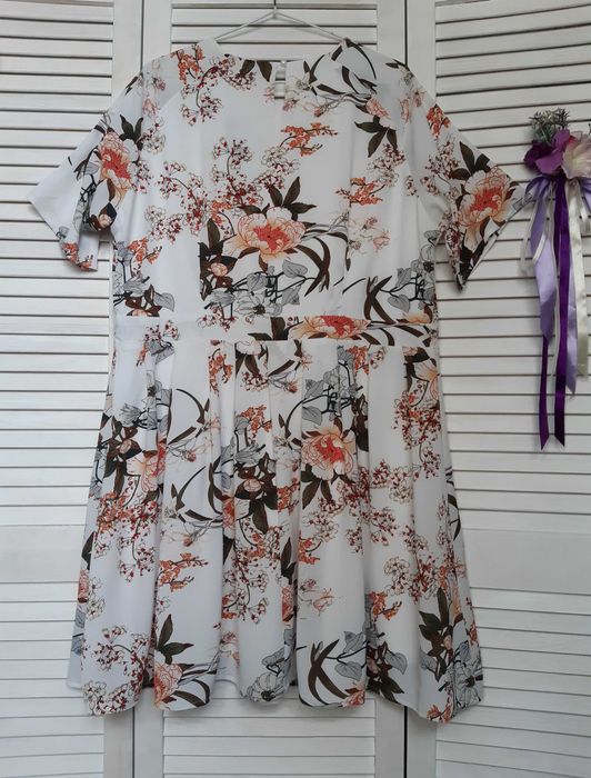 Платье в цветочный принт большого размера pink clove