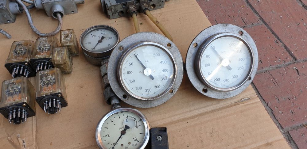 Концевик выключатель концевой Siemens манометр