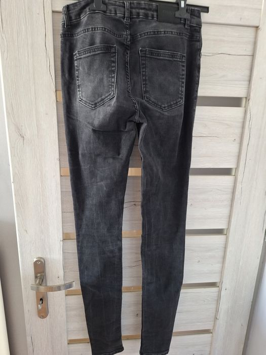 Spodnie jeansowe na wysoką