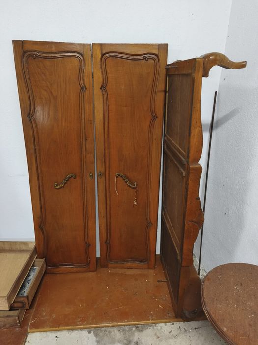 Moveis de madeira estilo clássico e rústico