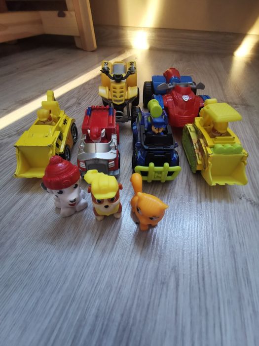 Auta psi patrol plus 3 figurki