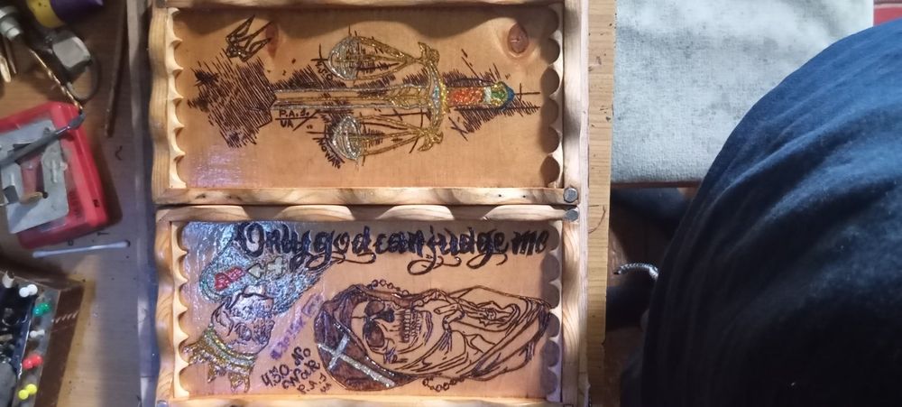 Продам нарды в хорошем состояние ручной работы .