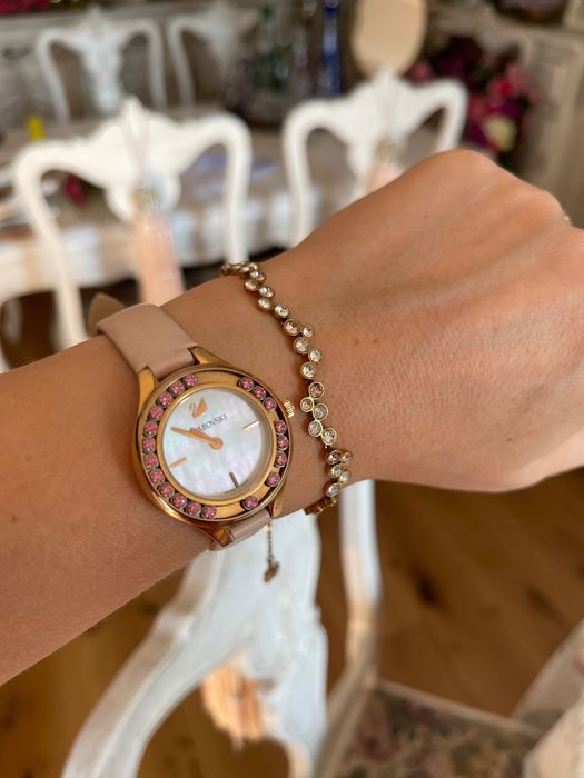 Swarovski zegarek skóra plus brylanciki