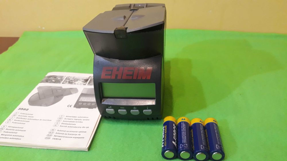 Karmik automatyczny dwukomorowy EHEIM 3582 do akwarium.