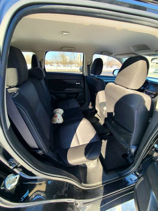 Mitsubishi Outlande 2017 2.4 газ-бензин