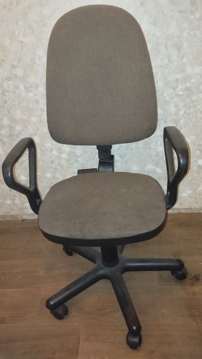 Компьютерний стілець