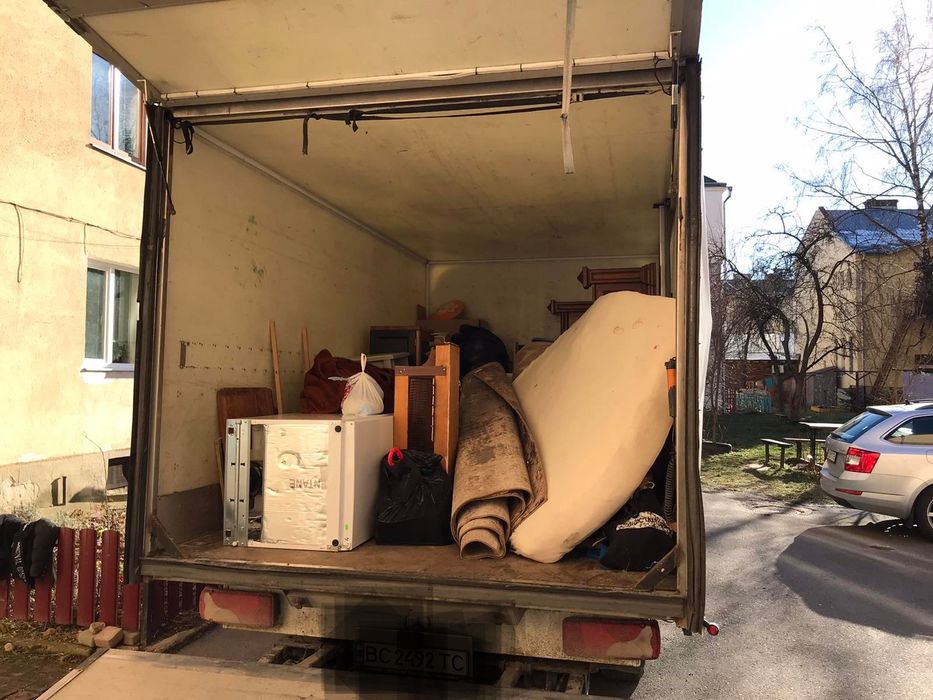 Вантажівка + Вантажники