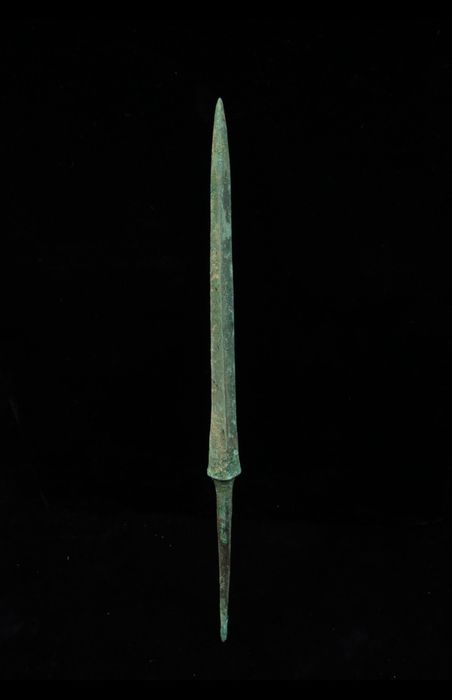 Grot włóczni z epoki brązu