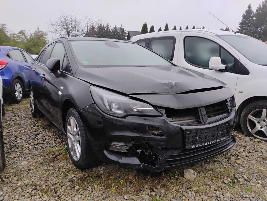 Opel Astra 12/2020r, 1.2 Benzyna. Uszkodzony przód i lewy bok. Jeździ