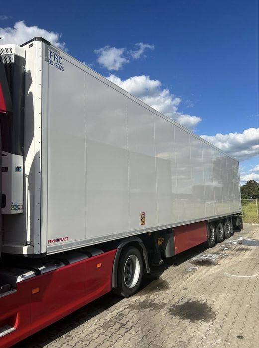 Wynajem naczep chłodni standard doppelstock Carrier Thermoking