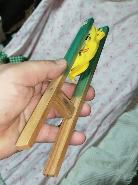 Jogo Antigo em Madeira gatinho dar cambalhotas