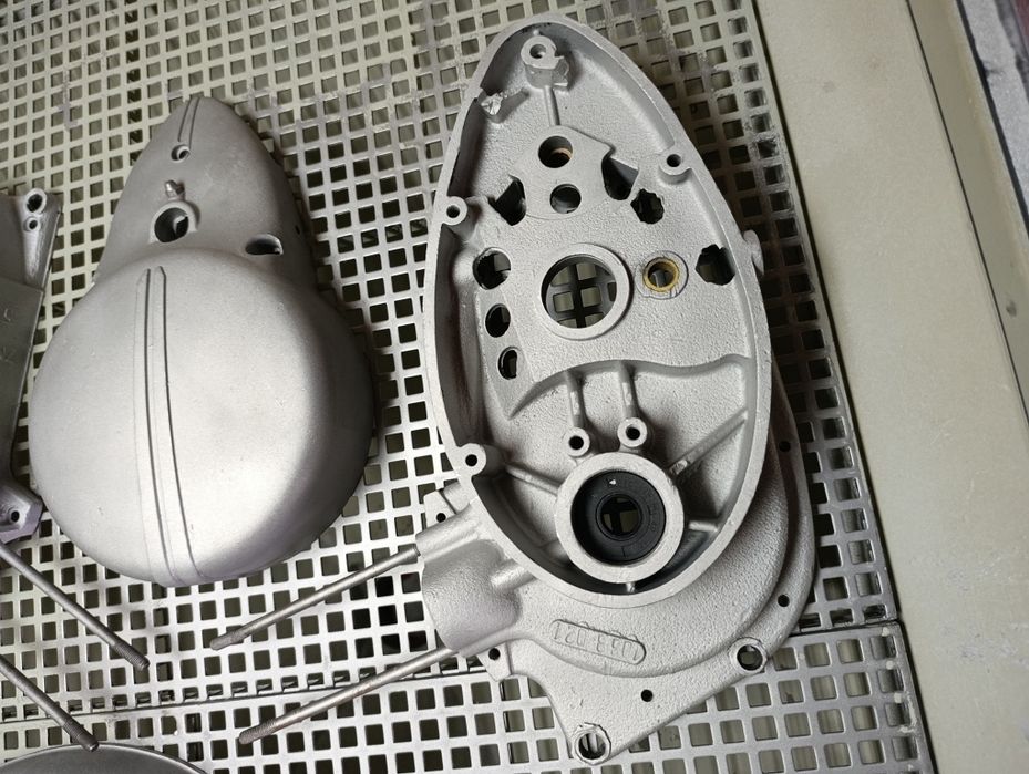 Szkiełkowanie aluminium części motocyklowe