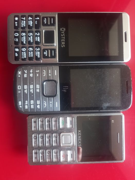 Мобильные телефоны  лот