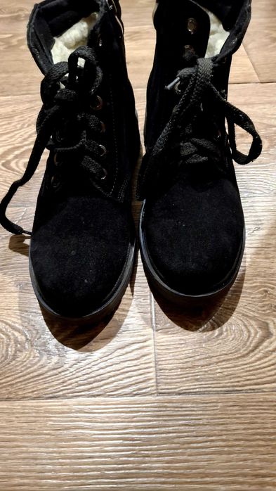 Натуральні, замшеві зимові теплі ботинки