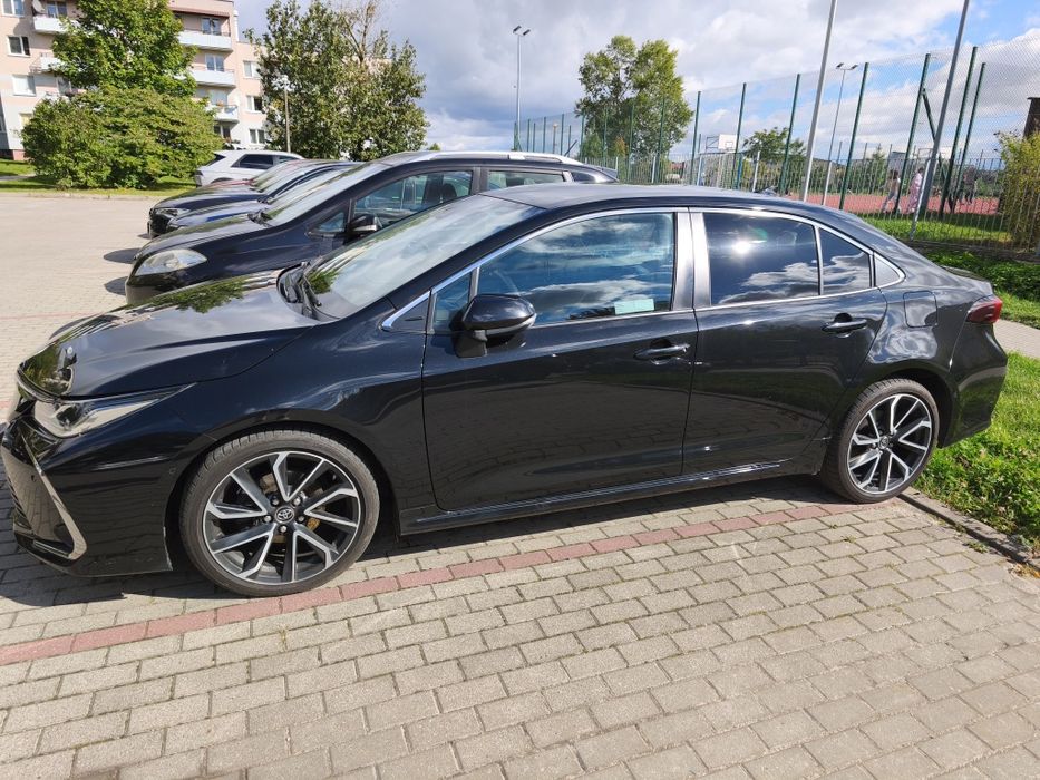 Toyota Corolla Executive + VIP Salon Polska