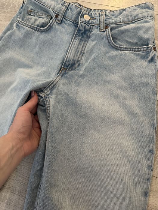 Світло-блакитні джинси від Zara
