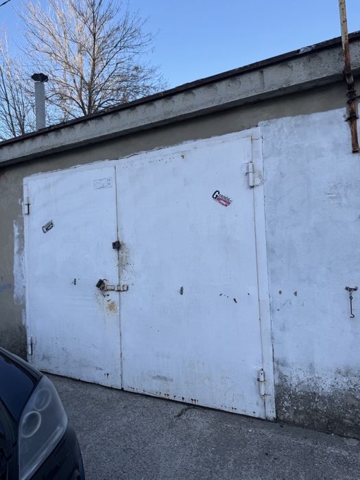 Продам 2 гаража парой