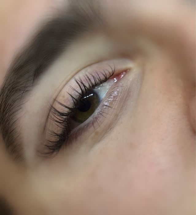 Stylizacja rzęs: laminacja/przedłużanie