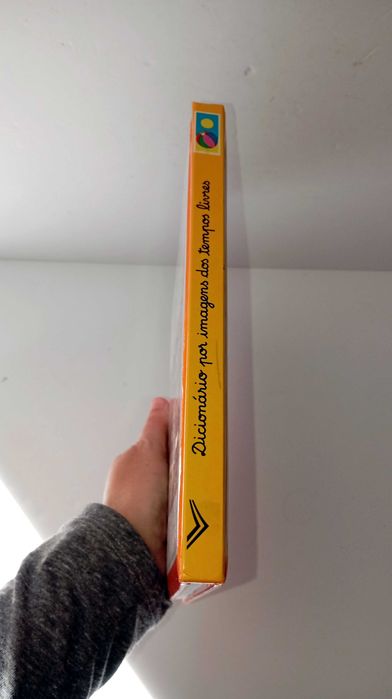 Dicionário por imagens dos tempos Livres