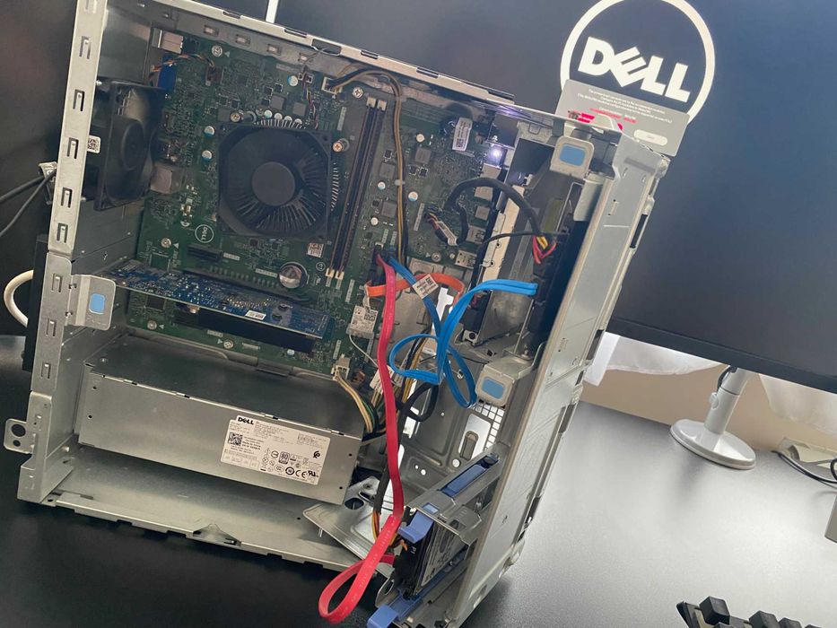 Dell Vostro 3668 i5-7400 16GB 250SSD+1TB GT 1030 OEM WiFi AC Win11