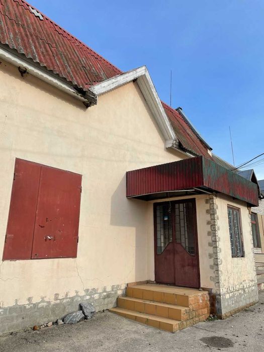 Продам нежитлову будівлю під магазин / комерцію в смт Калинопіль