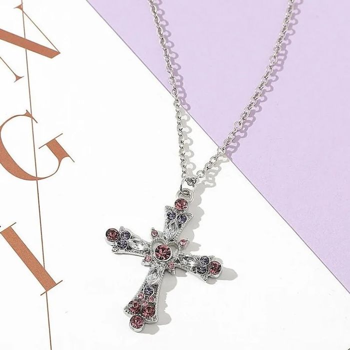 Ланцюжок з хрестом та камінням