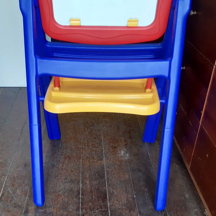 Cavalete Dobrável Plástico Toys'r'Us c/ Tabuleiro Quadro Duplo Ardósia Branco