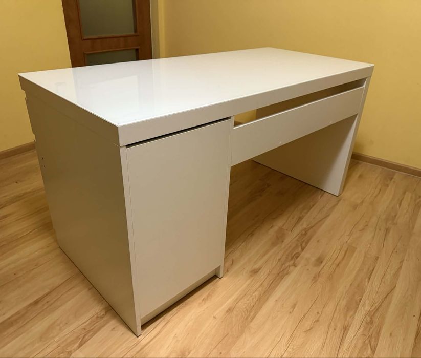 Biurko ze szklanym blatem, TRANSPORT W CENIE