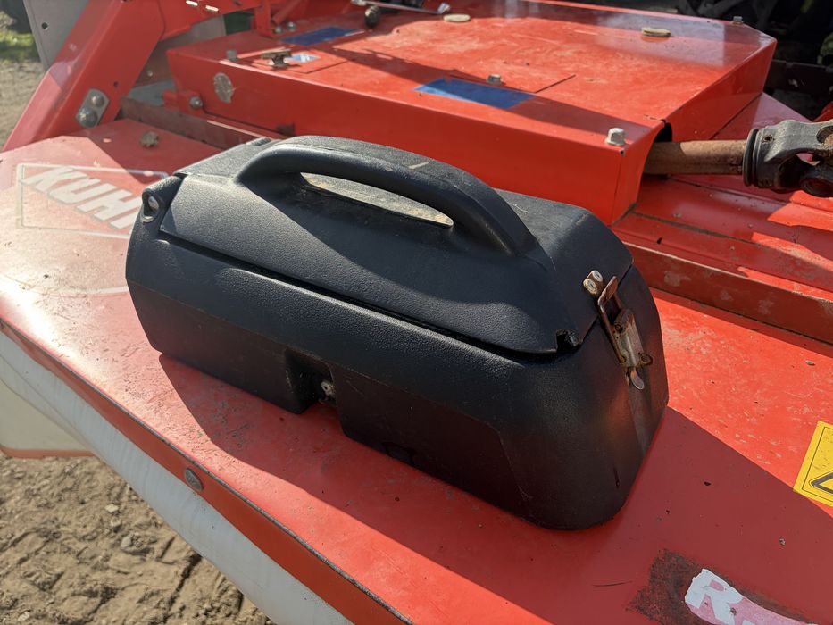 Skrzynka narzędziowa narzędziówka schowek AGCO Massey Ferguson MF 3786754